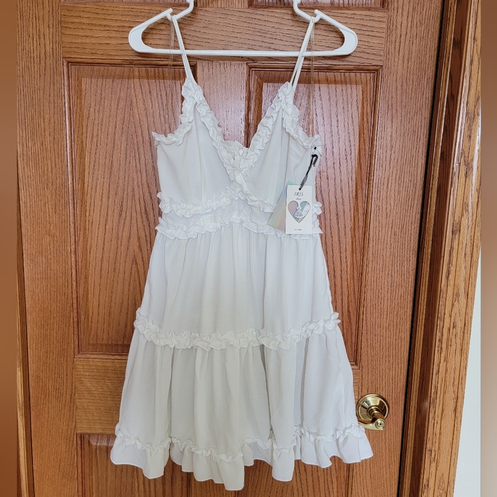 IRIS Elegant White Ruffled Women's Dress